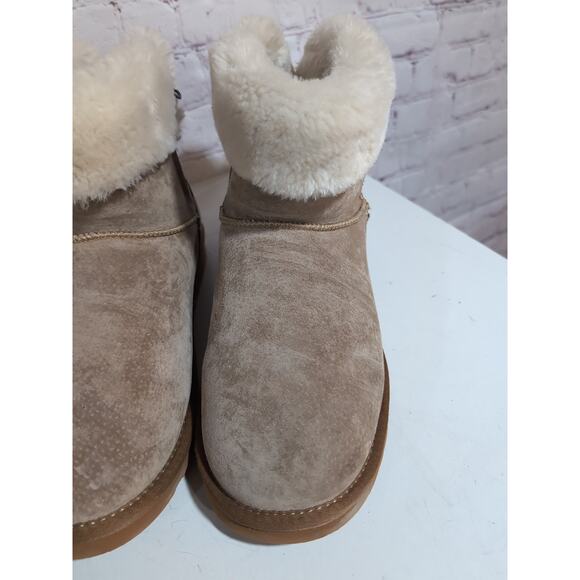 Lamo Adele Short Boots Women’s Size 10 Tan Suede Faux Fur Lined Bow Back Winter - Picture 7 of 12